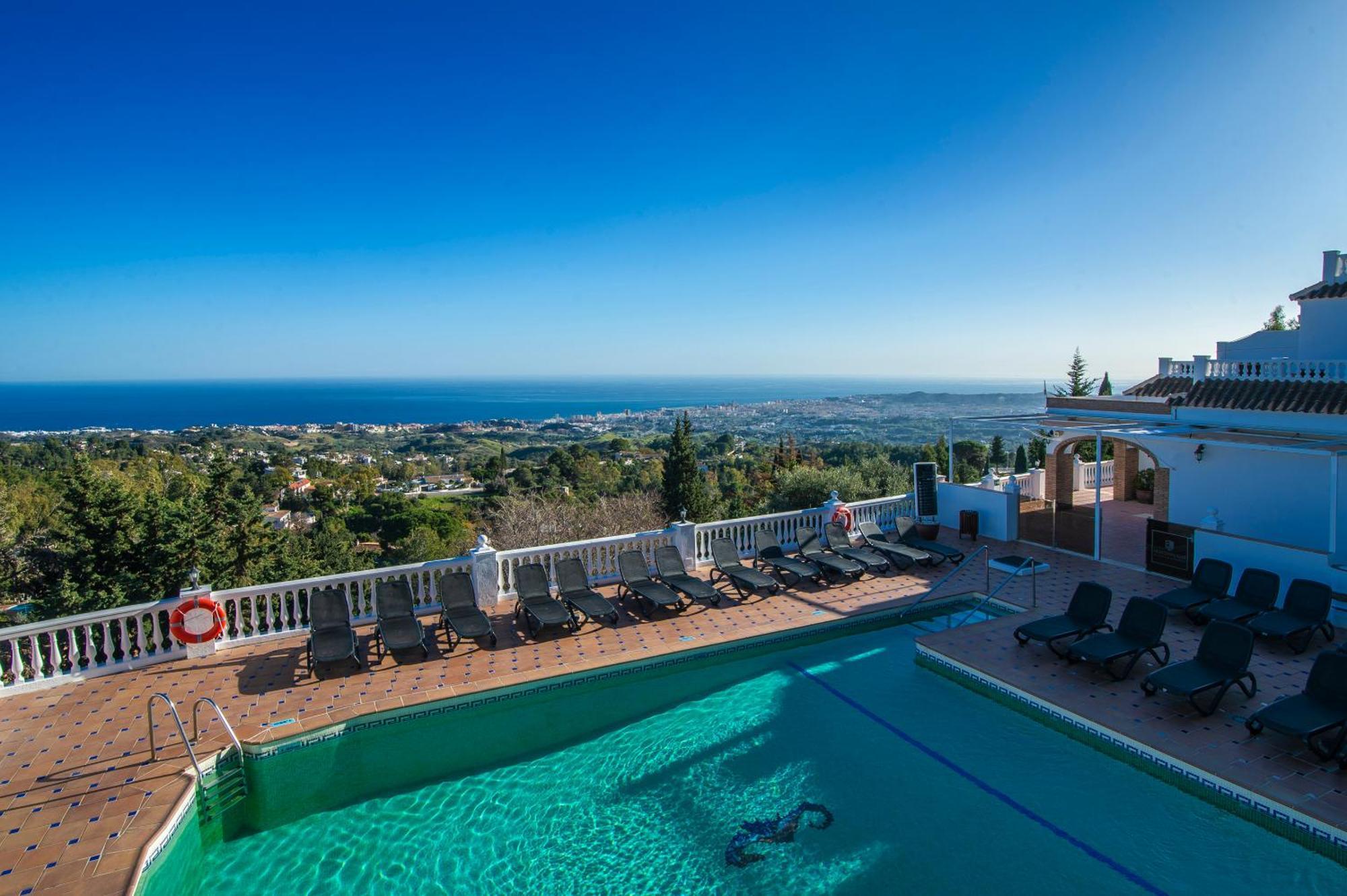 Macdonald La Ermita Resort Mijas Bagian luar foto