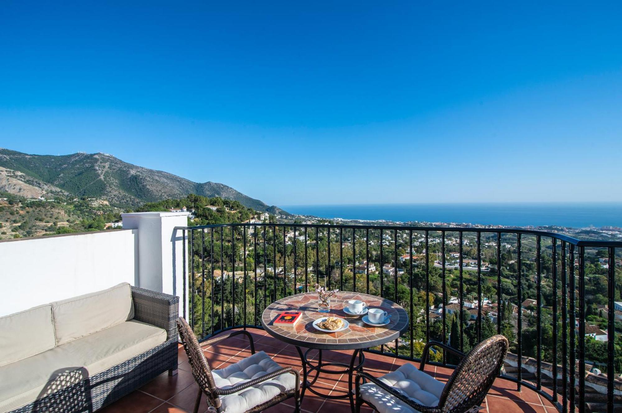 Macdonald La Ermita Resort Mijas Bagian luar foto
